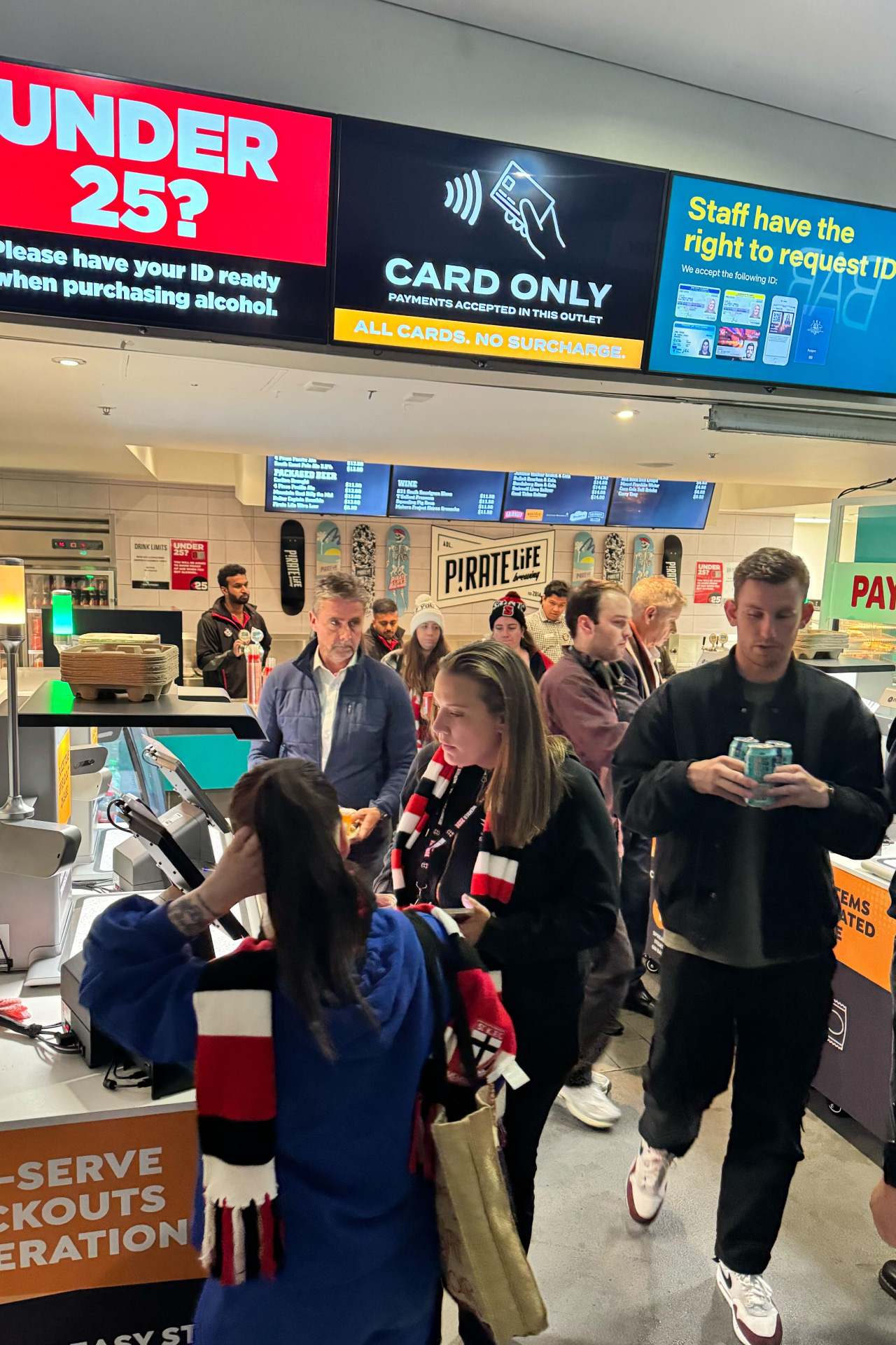 Tons of fans grabbing concessions quickly with Mashgin