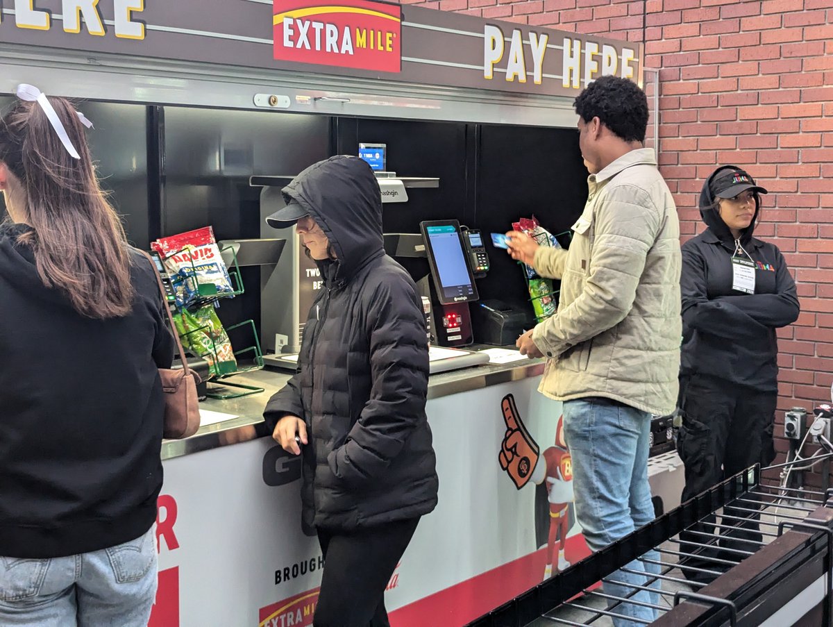 Fans check out with Mashgin at Oracle Park